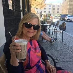 Meet your Posher, Constance